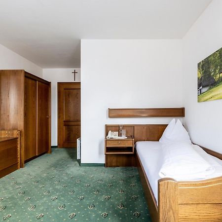 Genussgasthof & Hotel Beim Krutzler 하일리겐브런 외부 사진